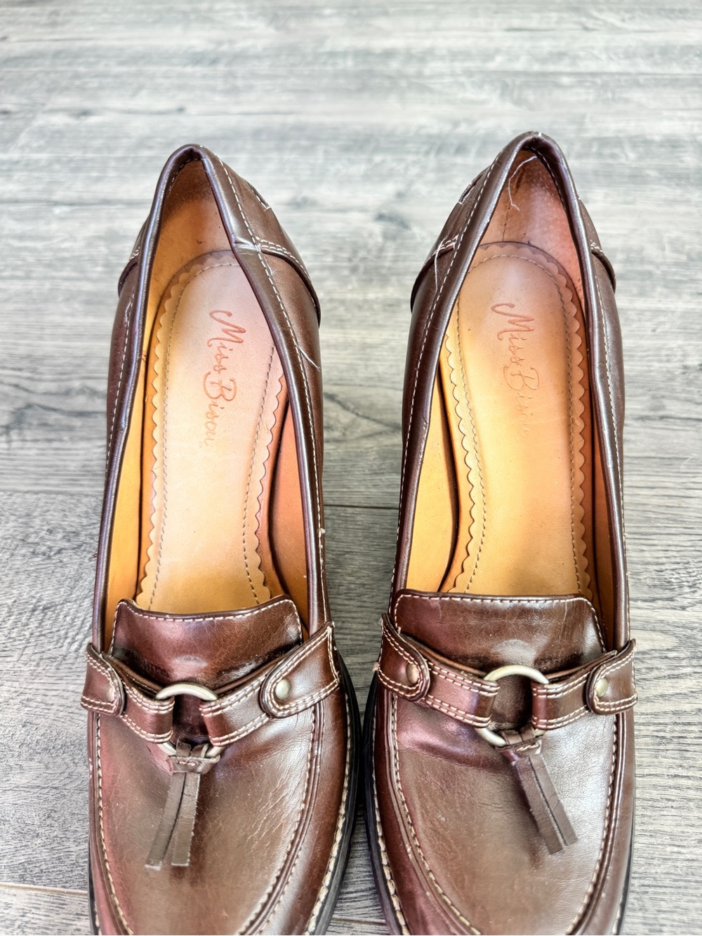 Women’s Brown Leather Tassel Loafer Pump Heels with Ring Detail - Picture 2 of 7